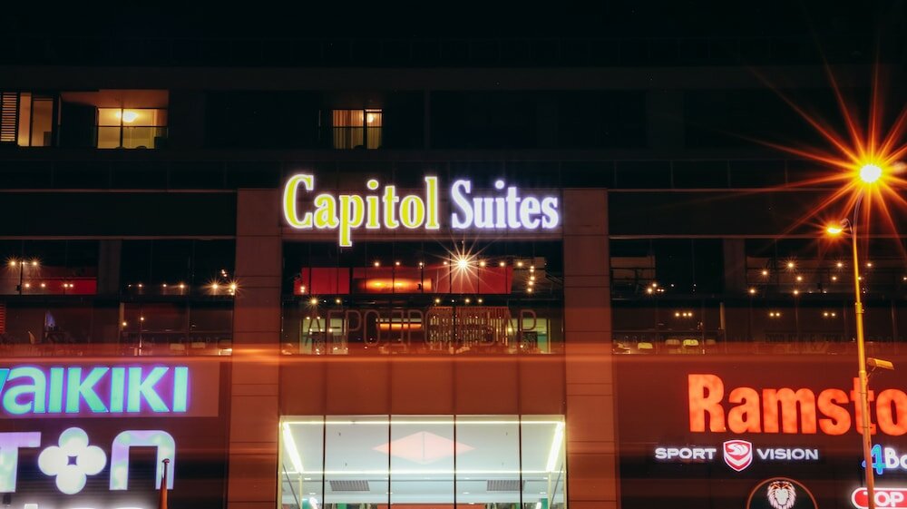 Фото Capitol Suites