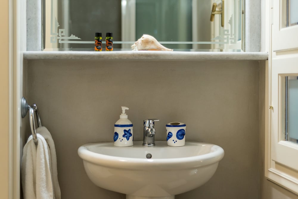 Фото Casa di Elena Venetian Old Town Home