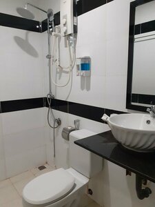 Гостиница New Season Riverside Hotel