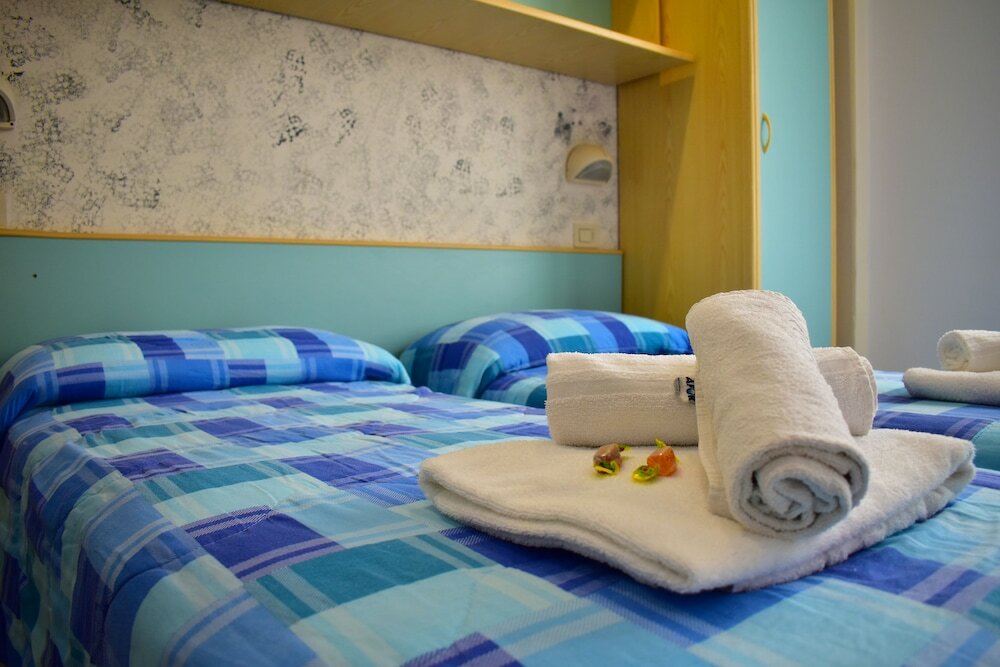 Фото Hotel Happy