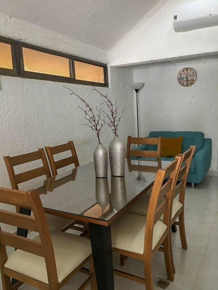 Фото Pok-Ta-Pok Guest House