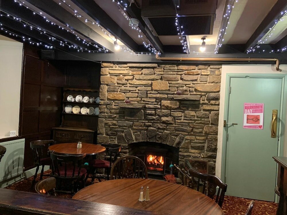 Фото Halfway House