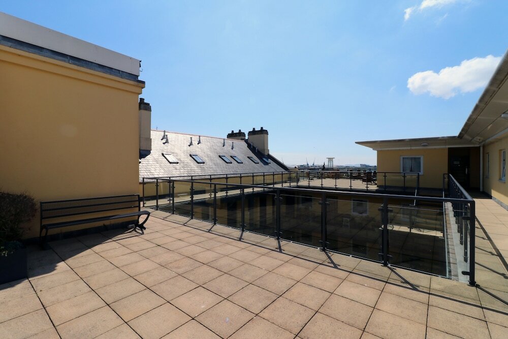 Фото 3 Bed Apartment - Mermaid Quay