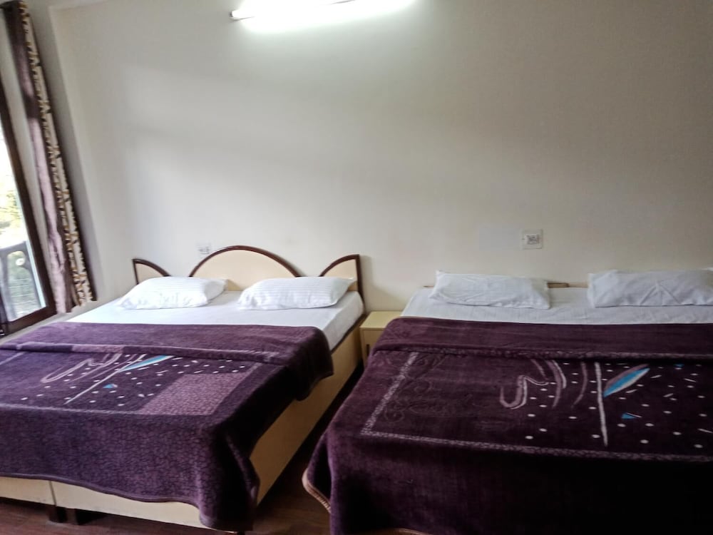 Фото Hotel Pine Spring