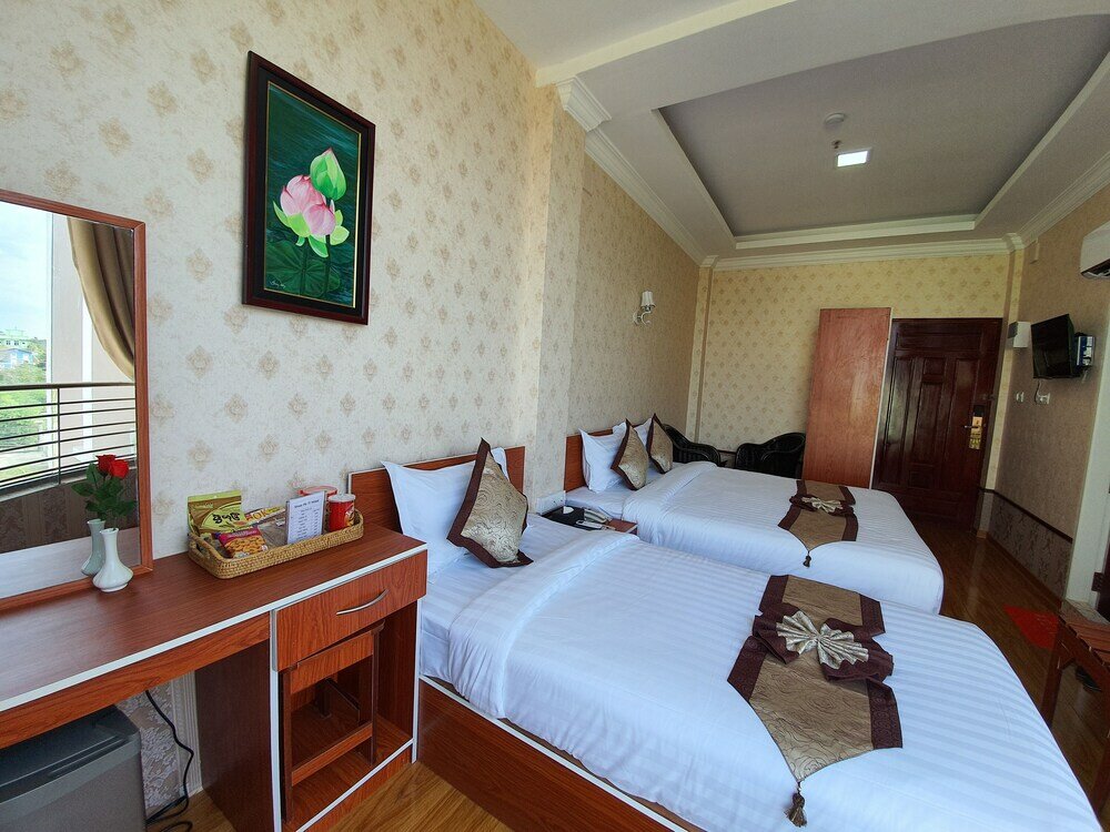 Фото Shwe Pe Ti Hotel