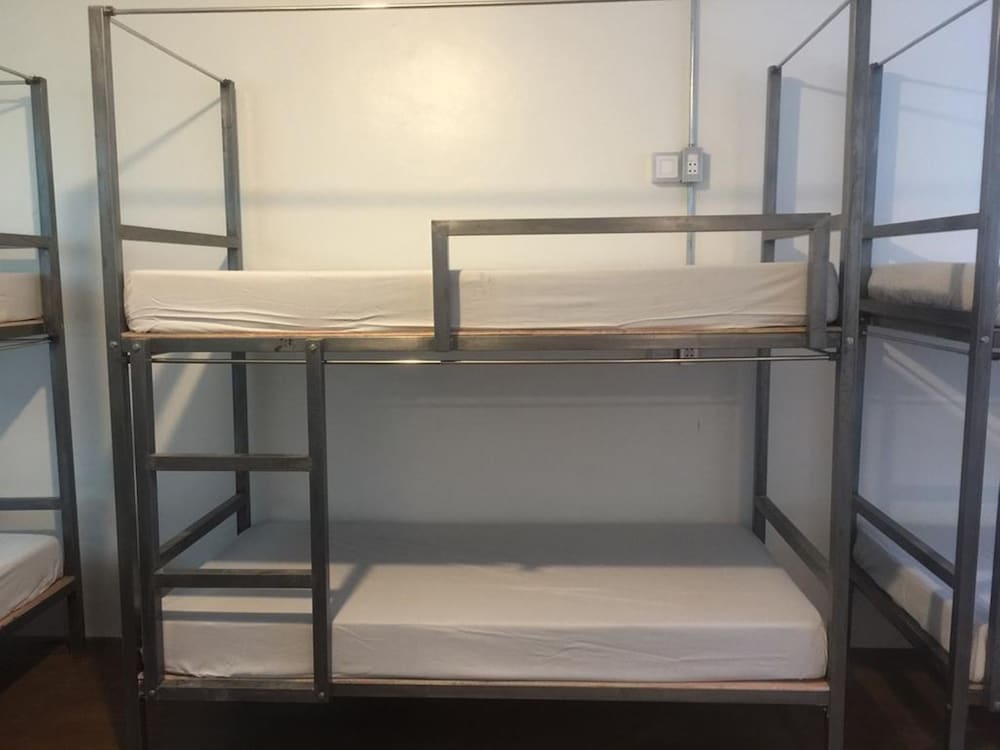 Фото The Hub District Hostel and Dorm