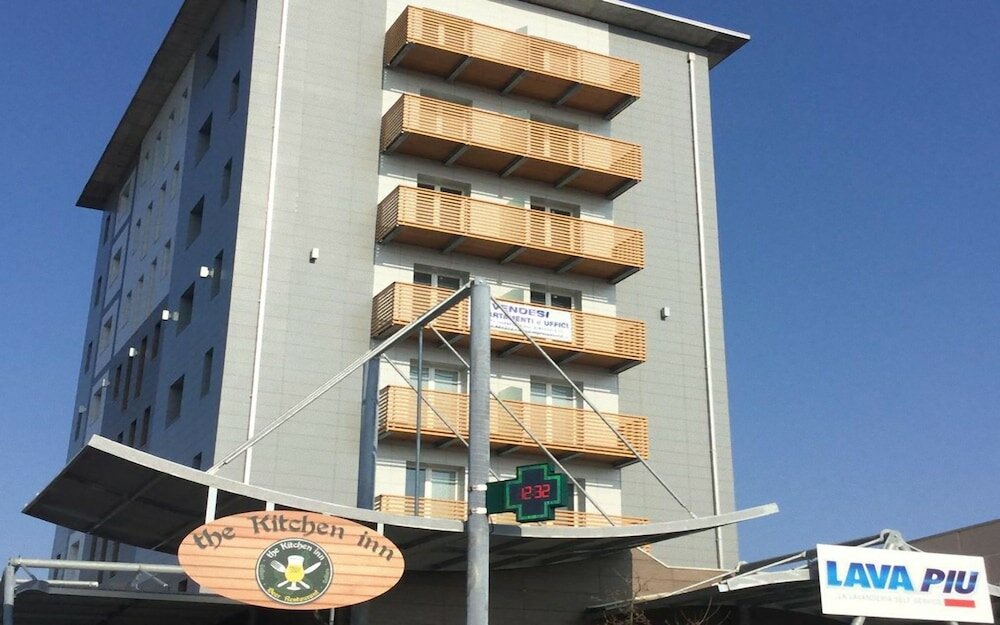 Фото отеля 1