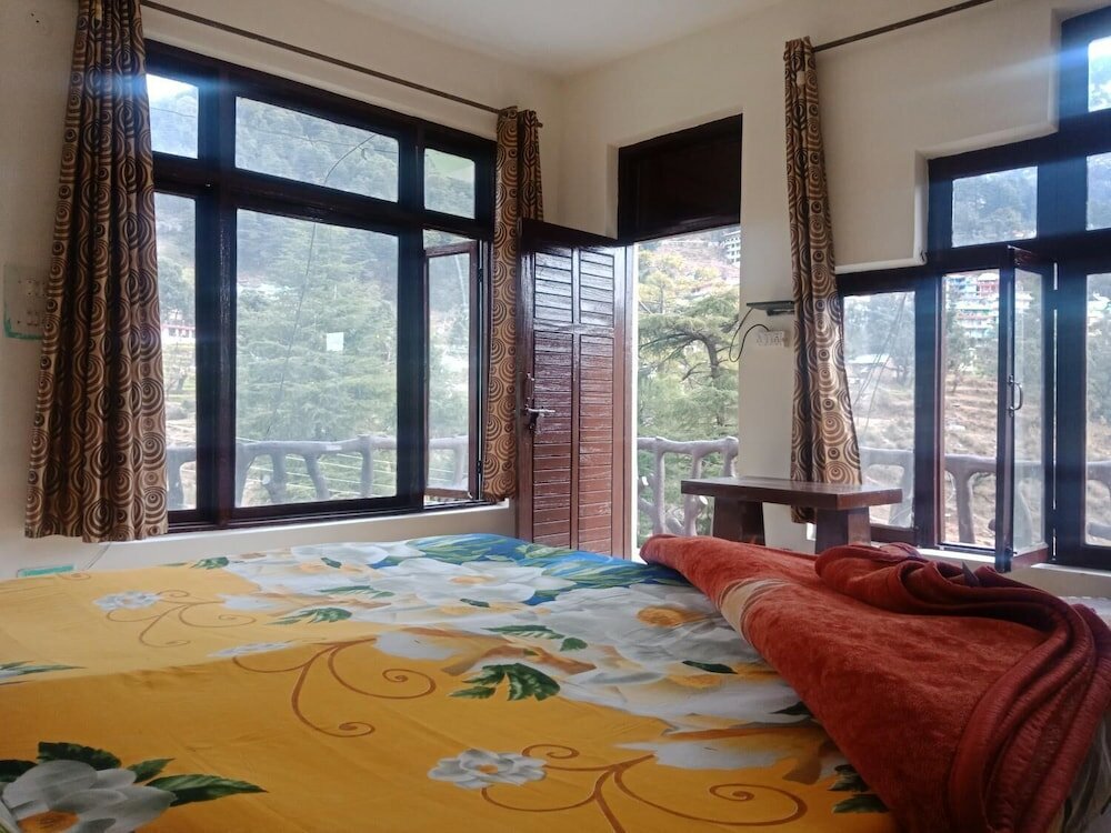 Фото Hotel Pine Spring