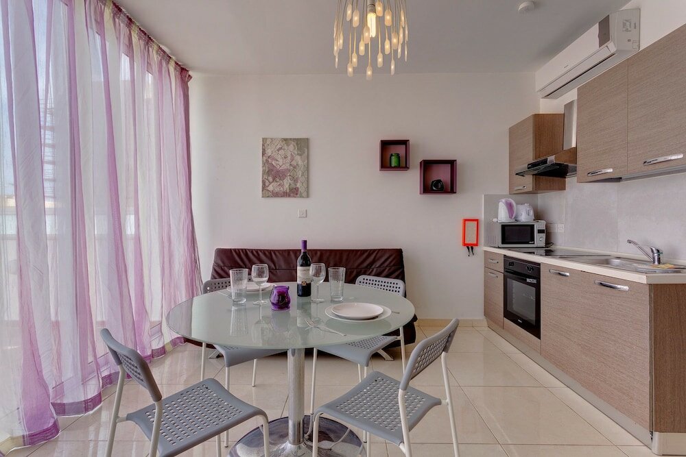 Фото Modern Penthouse in the Heart of Saint Julian's