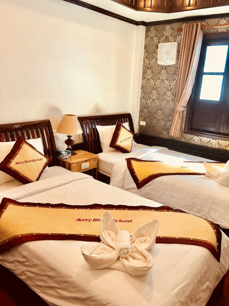 Фото Merry Riverside Hotel