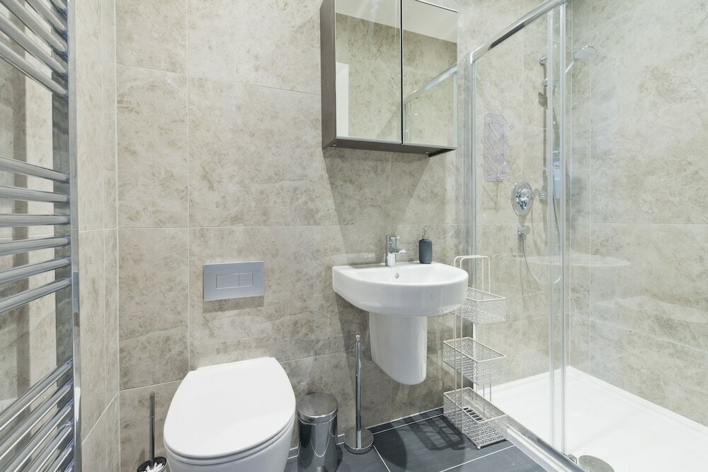 Фото Henrietta Suites City Centre