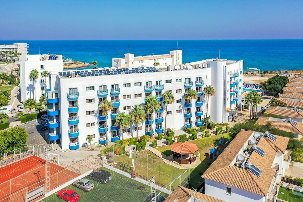 Фото Tetyk Hotel Apartments