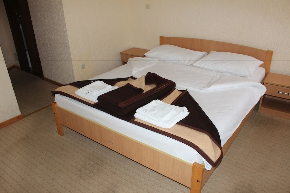 Фото Hotel Mladost