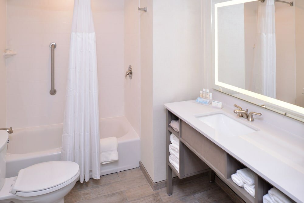 Фото Hilton Garden Inn Little Rock Downtown