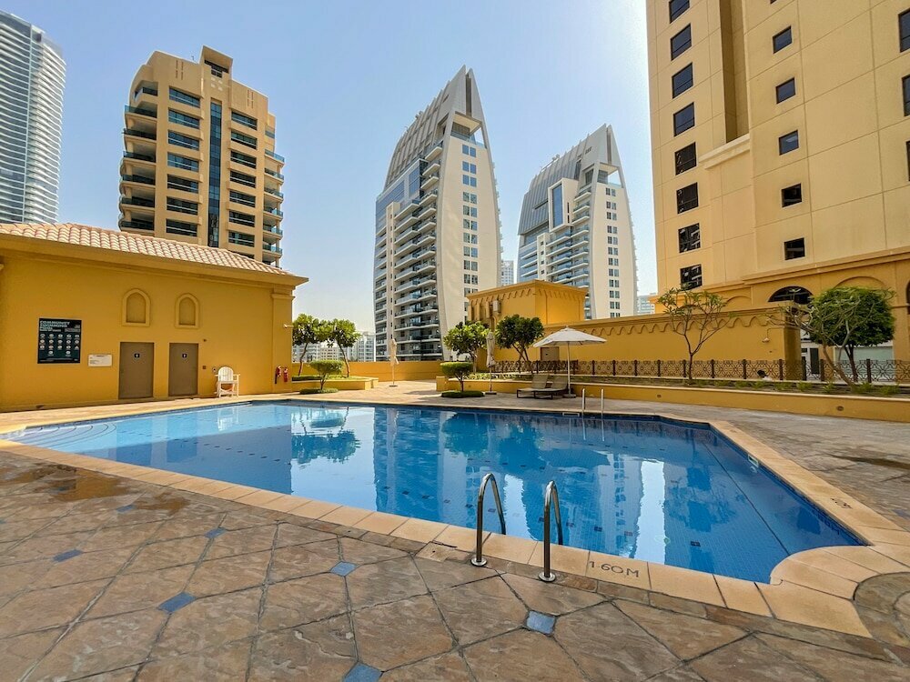 Short-term housing rental HiGuests - Shams 1, Dubai, photo