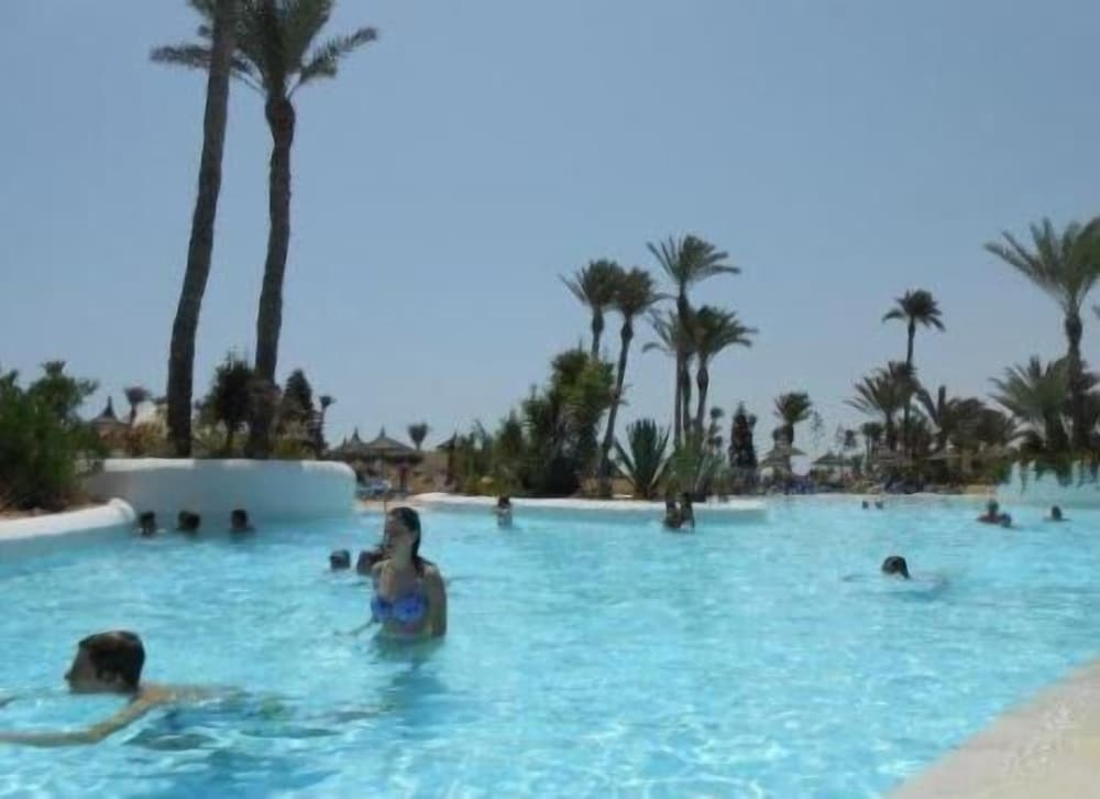 Фото Zephir Hotel & SPA