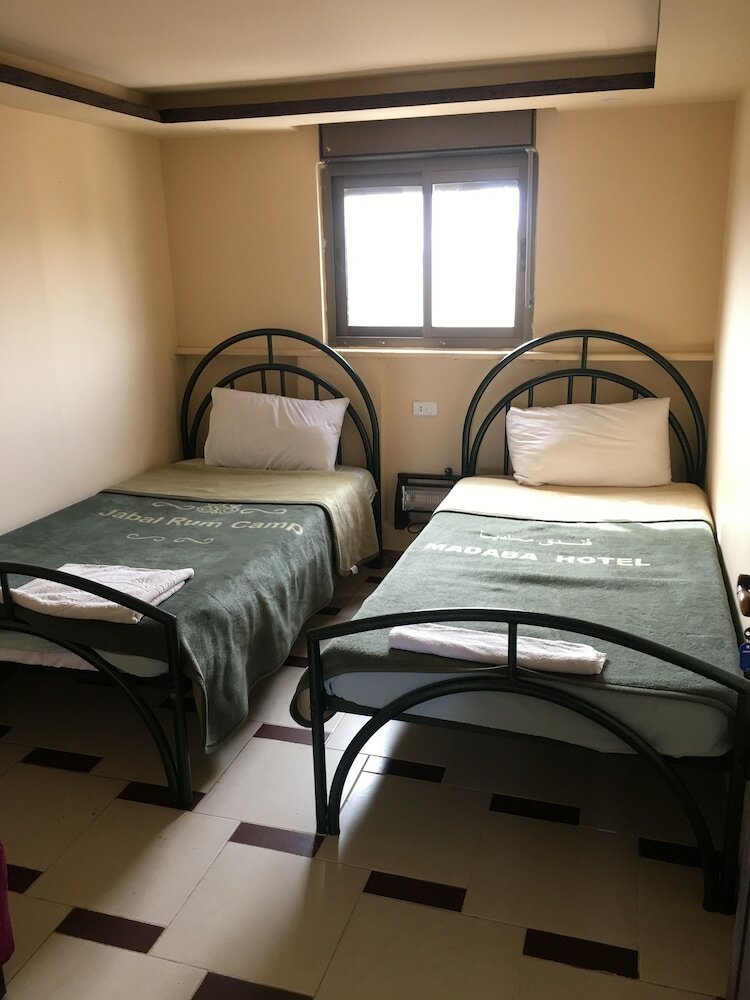 Фото Madaba Hotel