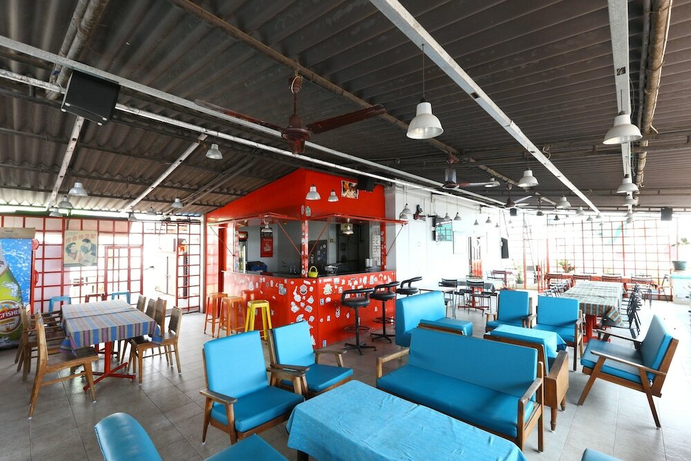 Фото Oyo 7829 Santhi inn