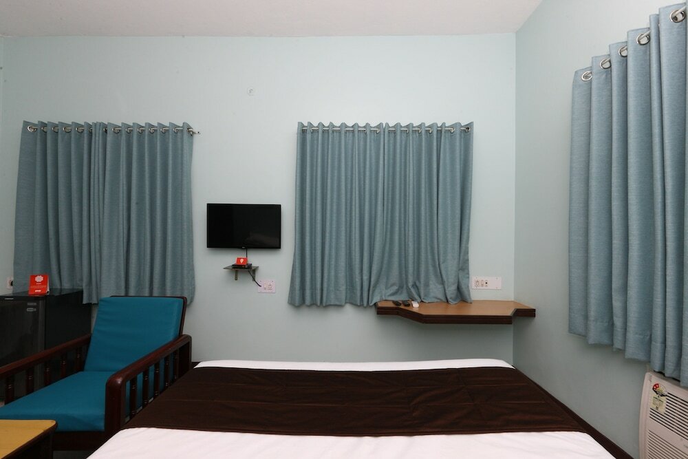 Фото Oyo 7829 Santhi inn