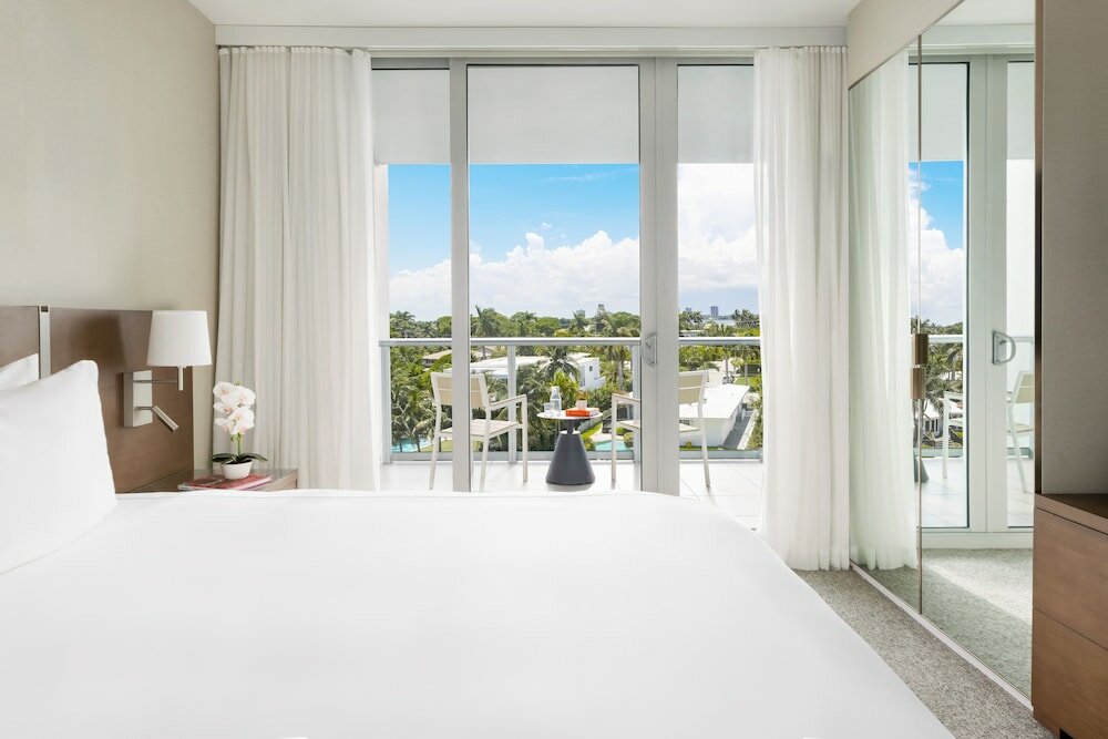 Фото The Altair Hotel Bay Harbor