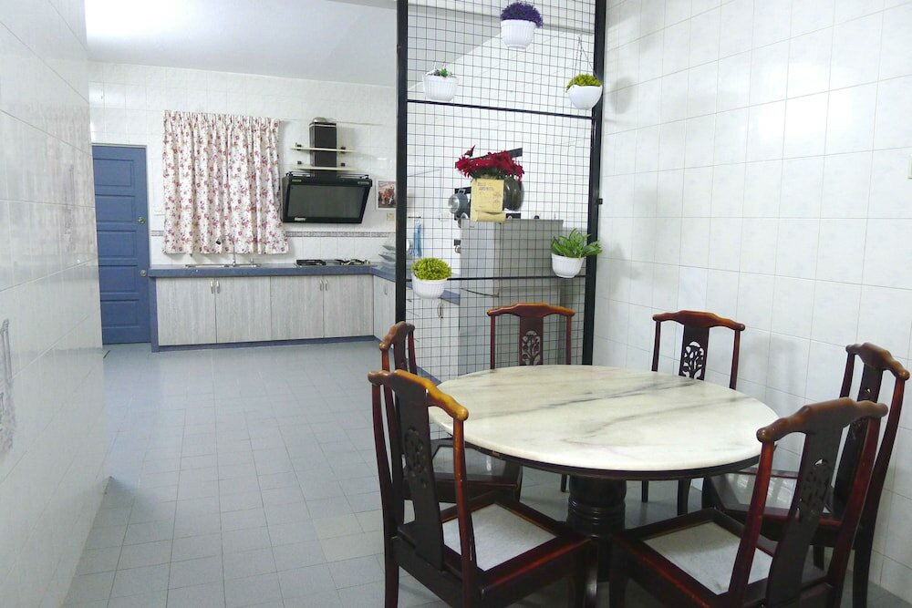 Фото Bukit Tinggi Klang - Cozy Home