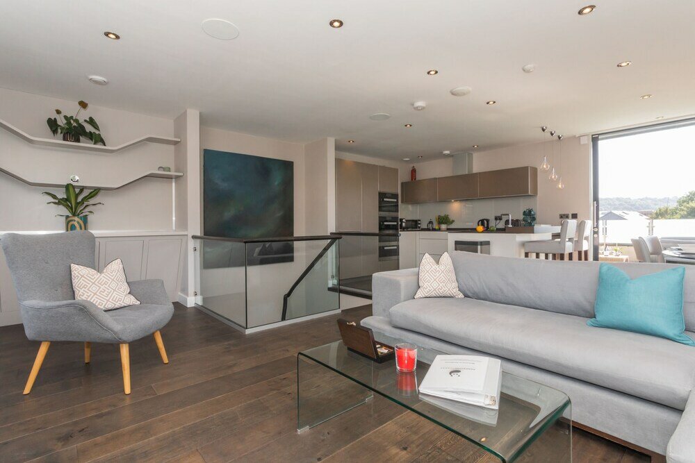 Фото Henge House, Penthouse Apartment