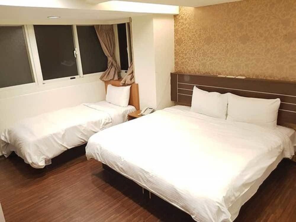 Фото Jhong-Sing Hotel