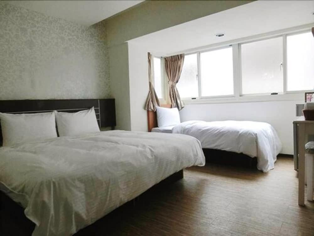 Фото Jhong-Sing Hotel