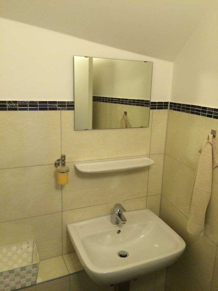 Фото Slamba Hostel Augsburg