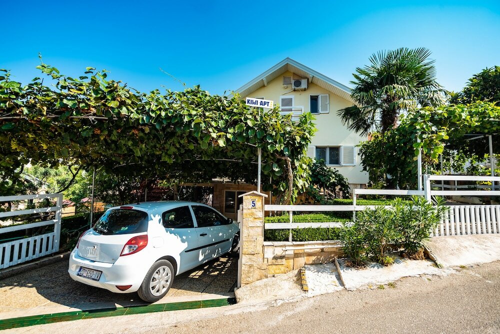 Фото Apartments Kiwi Karin