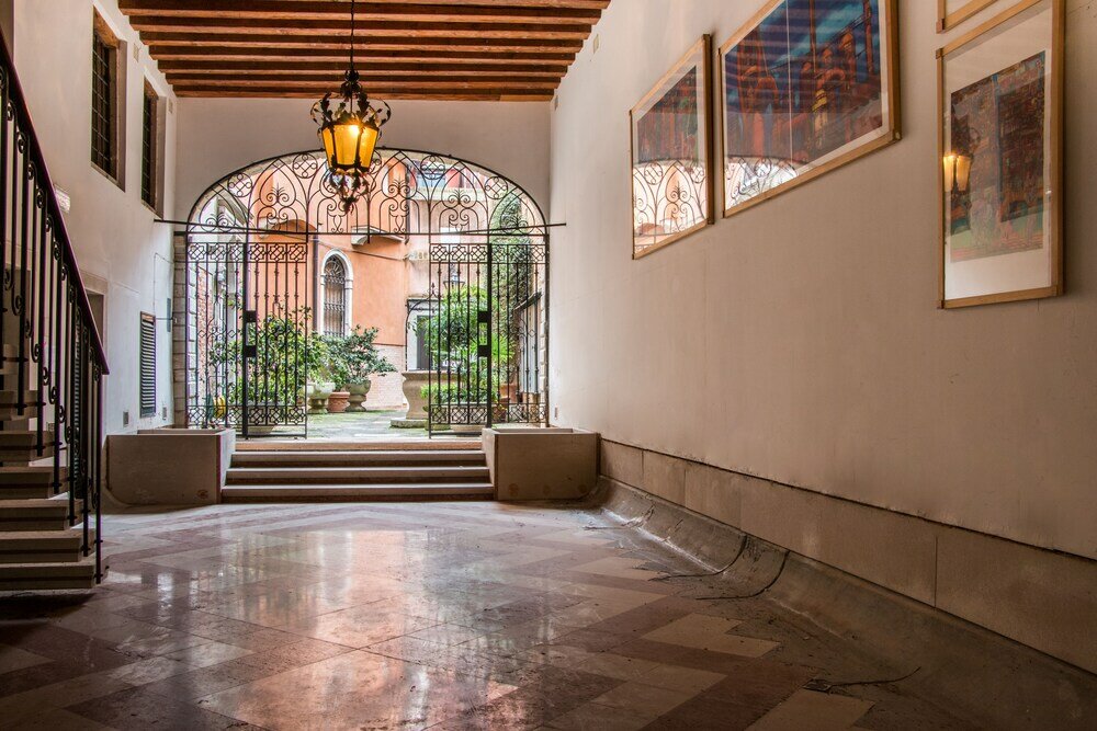 Фото Fenice Backstage over Canal