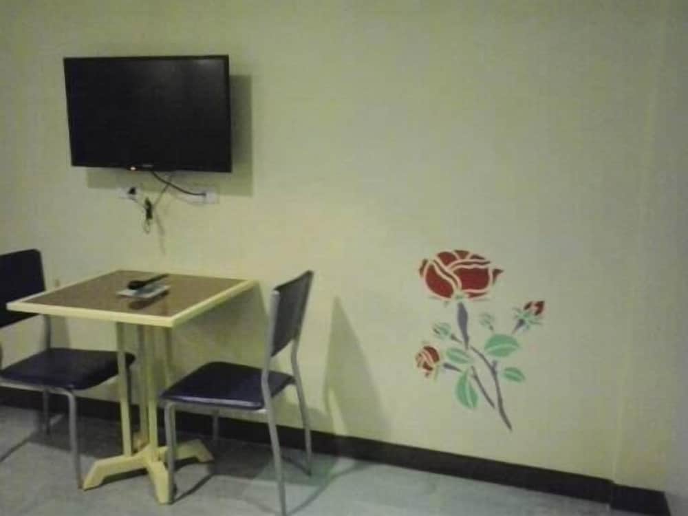 Фото Dianne Gardens Hotel