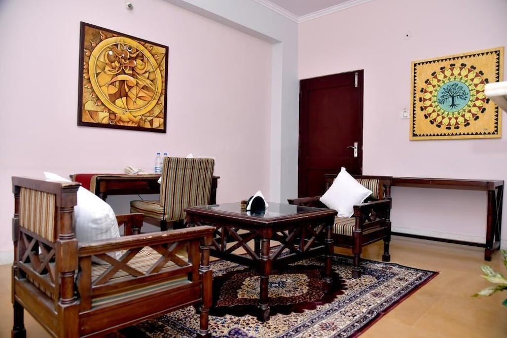 Фото Hotel Sohandeep