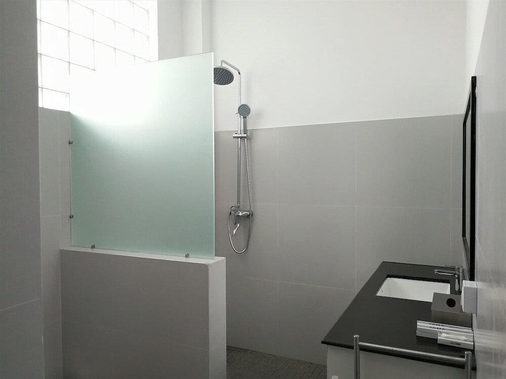 Фото Yama Hotel & Rooftop Bar