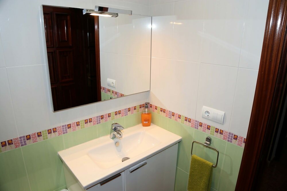 Фото Villa Ana Apartments