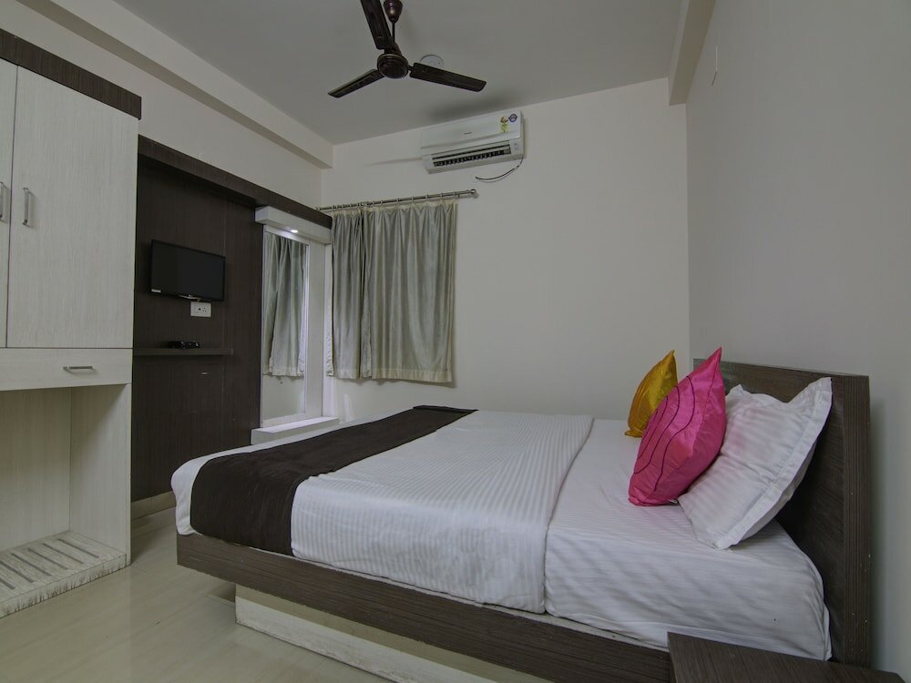 Фото Oyo 12305 Raj Residency