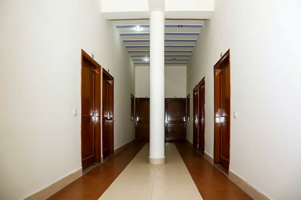 Фото Oyo 7609 Hotel Dolphin