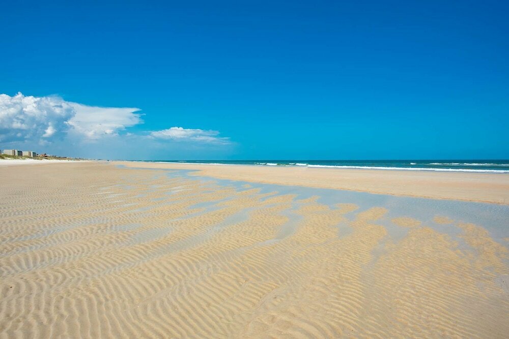 Фото Crescent Beach Condos