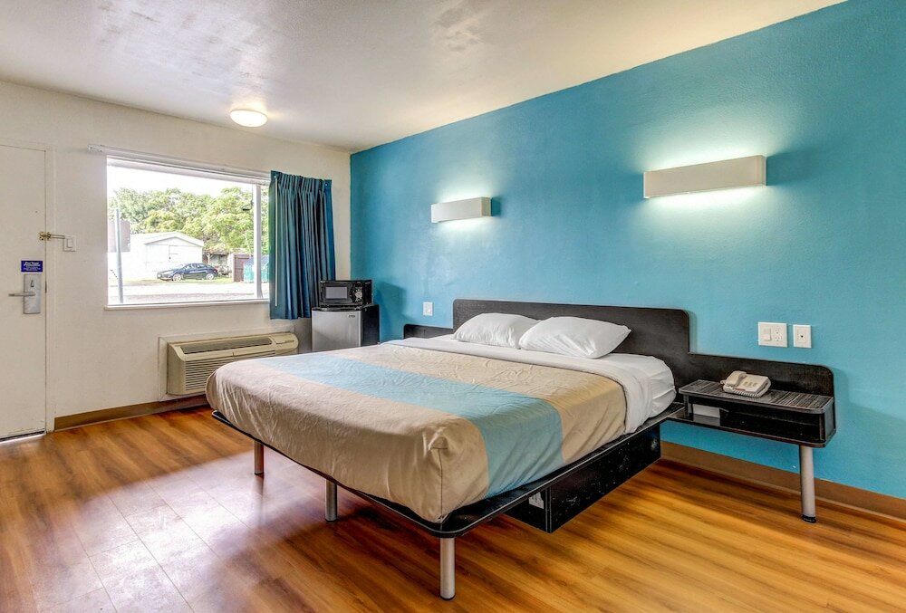 Фото Motel 6 Waco, Tx - Lacy Lakeview