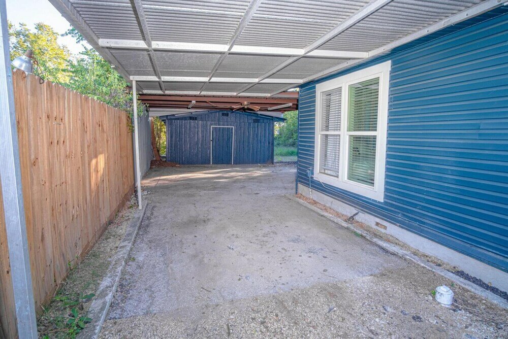 Фото Stylish 4 Br 2Ba Renovated Home Near Downtown