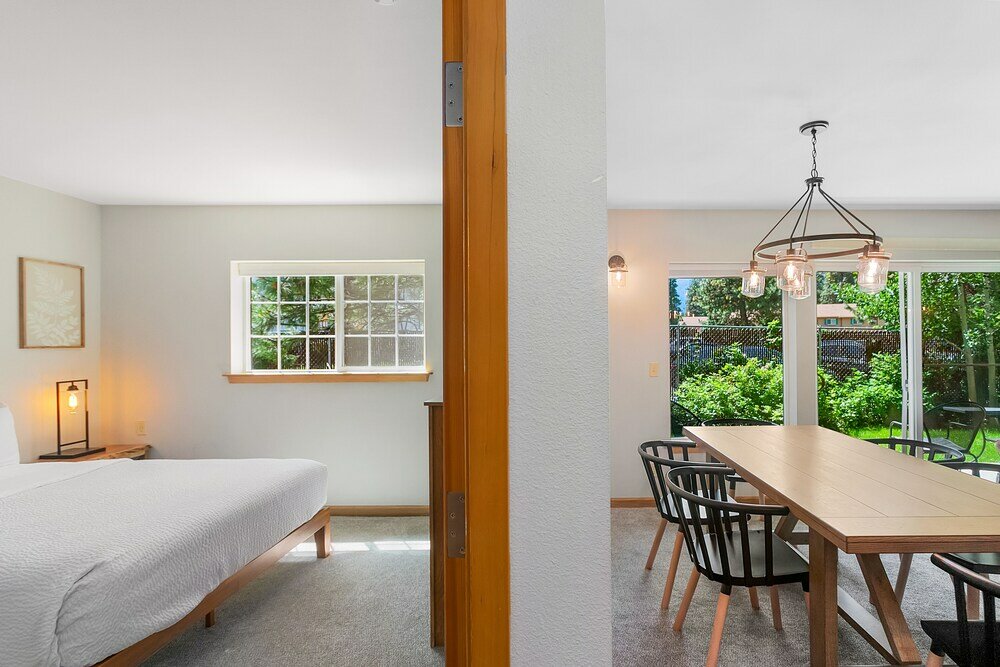 Фото Icicle Village Blizzard Pool Parking