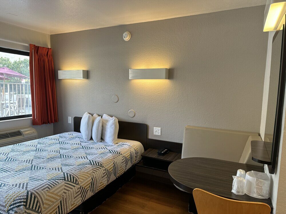 Фото Motel 6 San Diego, Ca - Hotel Circle - Mission Valley