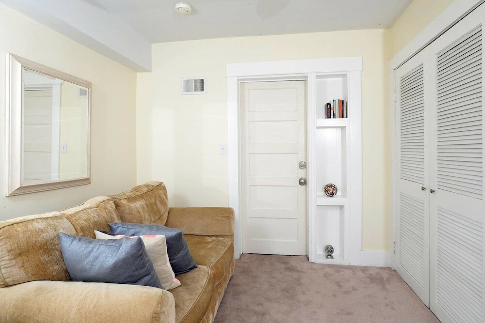 Фото Lux Suites in the Heart of Santa Monica