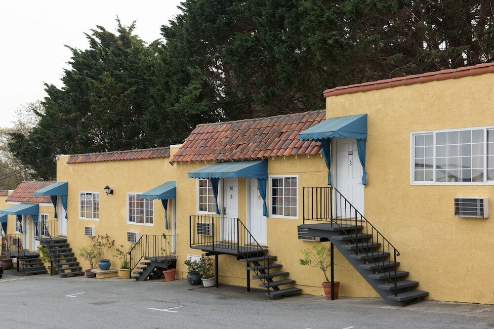 Фото Alpine Inn And Suites