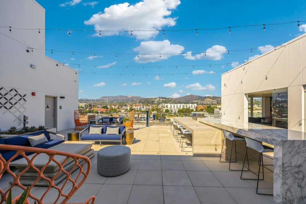 Фото Luxury Apartment in Hollywood