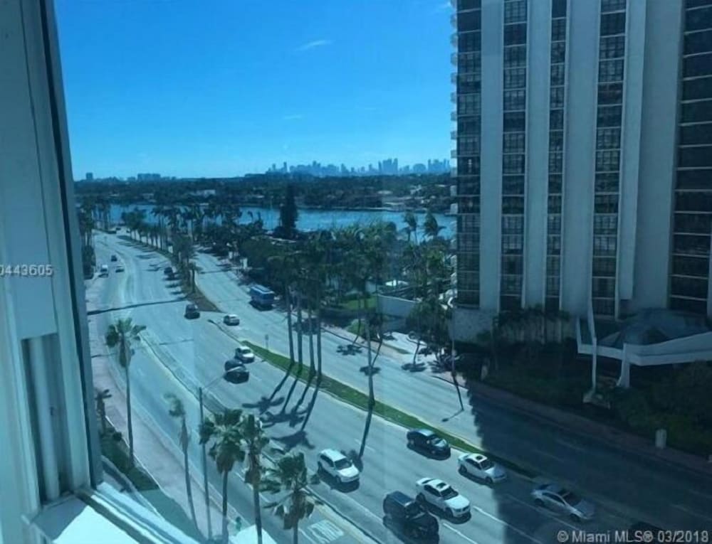 Фото Miami Beach Castle by the Ocean