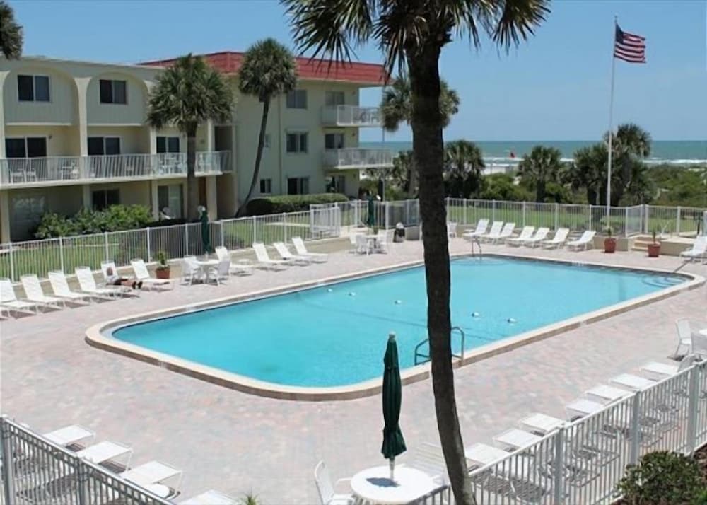 Фото Ocean View 2 Bed, 2 Bath, Steps to the Beach - Spanish Trace 240