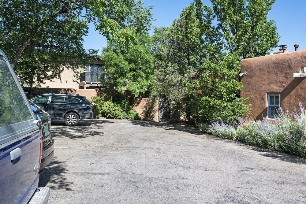 Фото Casa Siempre Mayo - Railyard Gem, Walk to Plaza