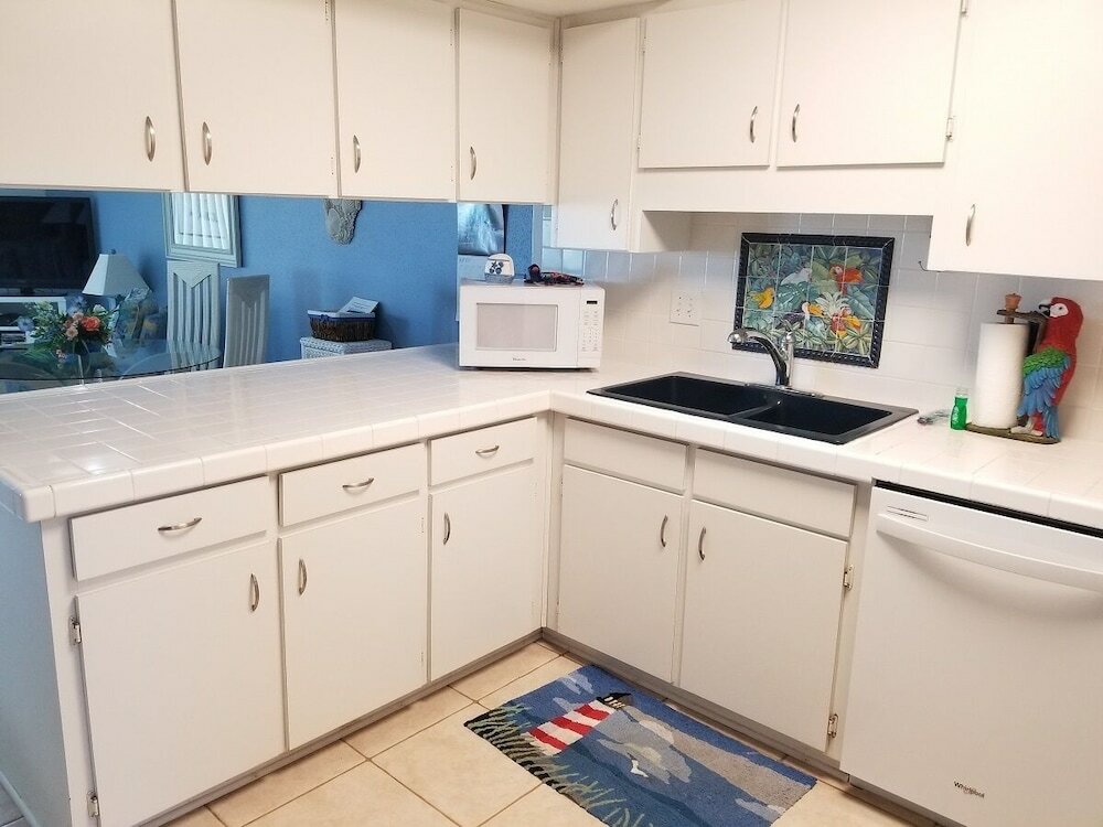 Фото Ocean View 2 Bed, 2 Bath, Steps to the Beach - Spanish Trace 240