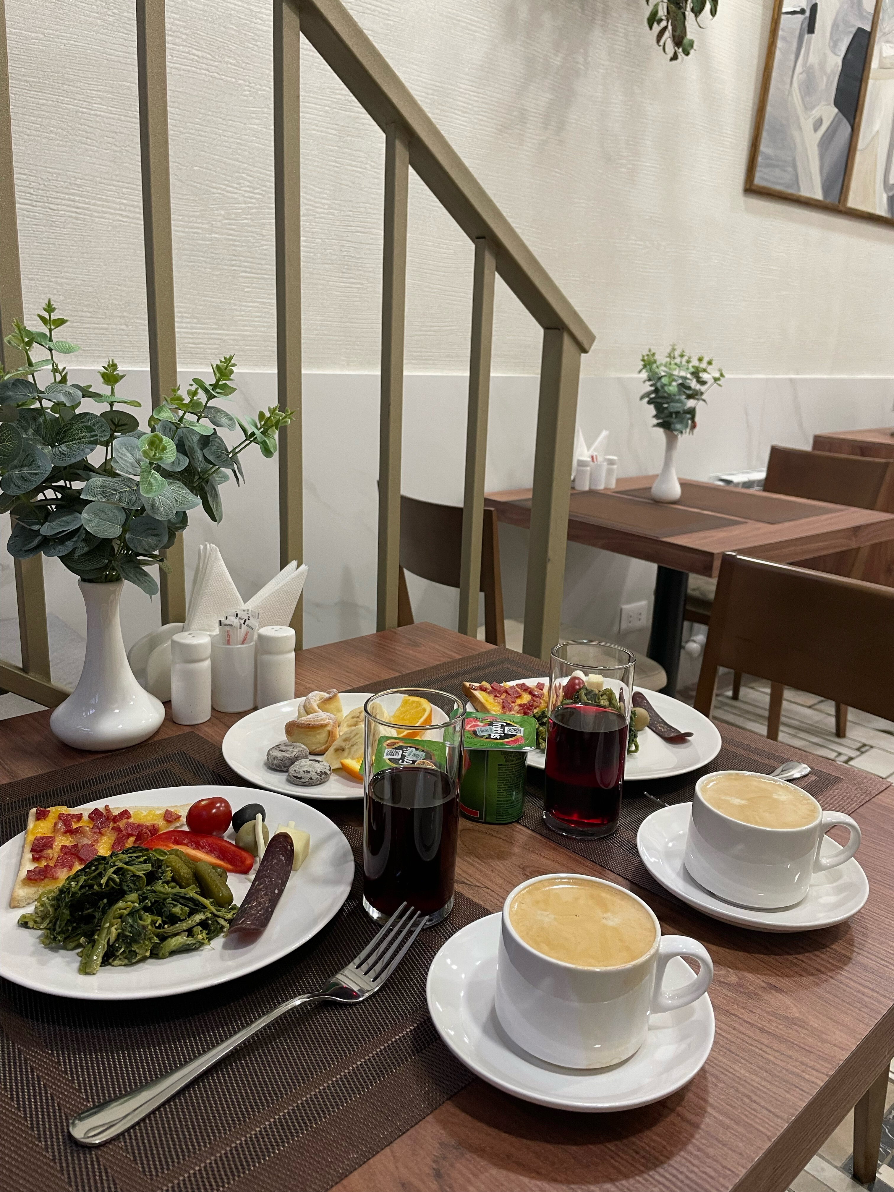 Фото The House Hotel